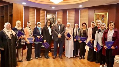 المطارات المصرية تشارك الموظفات الاحتفال بعيد الأم