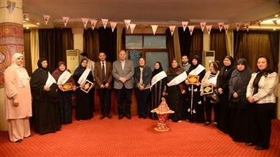 محافظ أسيوط يُكرِّم الأمهات المثاليات والأم المثالية الأولى 