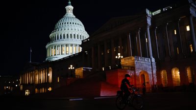 مجلس الشيوخ الأميركي يقر قانون تمويل بـ1.2 تريليون دولار لتجنب الإغلاق الحكومي