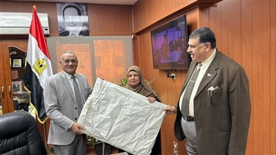 تعليم الدقهلية  يكرم الام المثالية 