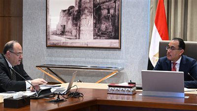  رئيس الوزراء يبحث مع رئيس هيئة الدواء المصرية عددًا من ملفات عمل الهيئة