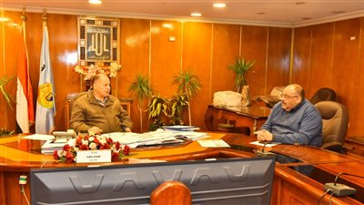 أنشطة فكرية وإبداعية .. محافظ أسيوط يستعرض البرامج الثقافية الإضافية خلال رمضان 