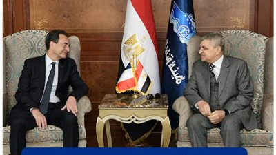 السفير الفرنسي: 