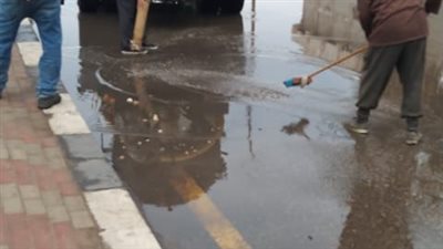 أمطار متوسطة على مدن الغربية وجهود لرفع تراكمات الأمطار