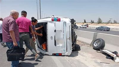 انقلاب ميكروباص أسفر عن مصرع مواطن وإصابة 6 آخرين