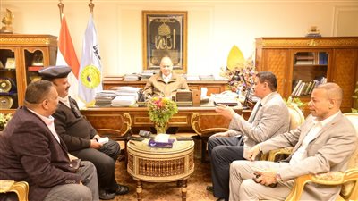 محافظ أسيوط يتابع تطبيق التعريفة الجديدة للأجرة ويناشد المواطنين بالإبلاغ