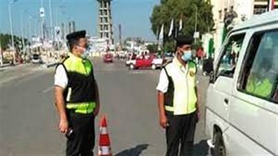 تحرير 870 مخالفة التحدث في الهاتف المحمول أثناء القيادة