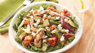 للدايت.. طريقة عمل سلطة الدجاج المشوي بالتفاح