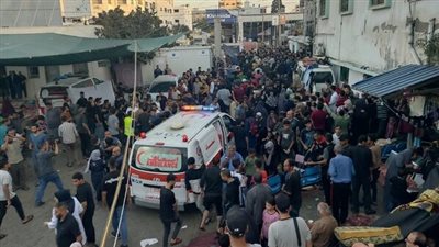 الاحتلال يقصف المبنى الرئيسي لمجمع الشفاء الطبي بغزة