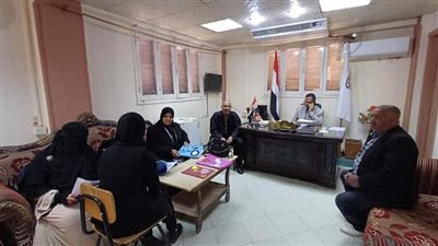 مدير عام التعليم يترأس لجنة تقيم مسابقة المعلمة الفعالة بتعليم أبوتشت