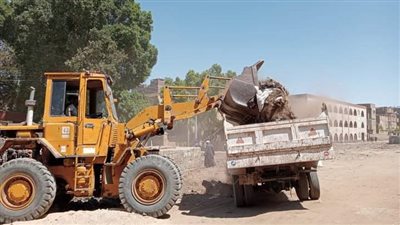 حملة مكبرة لرفع المخلفات بشوارع مدينة دشنا بقنا