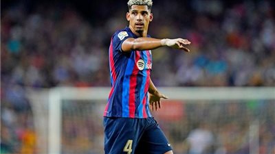 أروخو يعود الى برشلونة بعد قرار استبعاده من معسكر منتخب أورجواي 