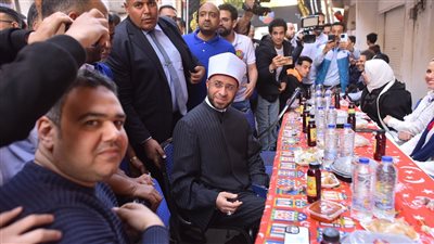 أسامة الأزهري يشارك في حفل إفطار المطرية