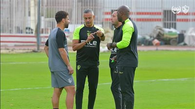 جوميز يجهز مع معاونيه خطة مواجهة الزمالك وفيوتشر 