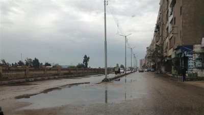 بعد مرور يومين على الأمطار .. شوارع المنصورة الفرعية تحاصرها المياه