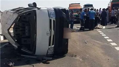 إصابة 9 أشخاص في حادث إنقلاب سيارة ميكروباص بطريق القاهرة أسيوط الغربى 