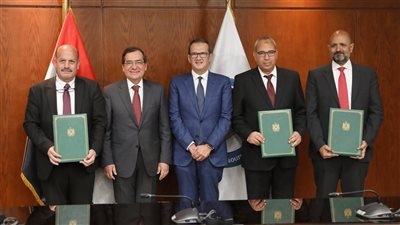 البترول: توقيع اتفاقيتين لخدمات واستكشاف الحقول المتقادمة بخليج السويس