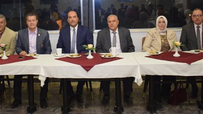 رئيس جامعة العريش يشارك كلية التربية الرياضية الإفطار الجماعي