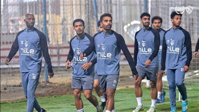 لاعبو الزمالك يكرمون أطفال مبادرة 