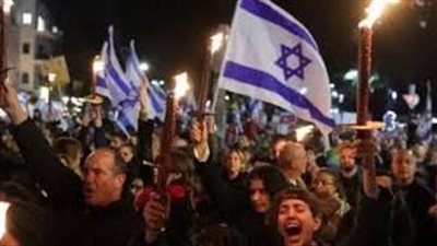 شرطة الاحتلال تعتدي على المتظاهرين بتل أبيب