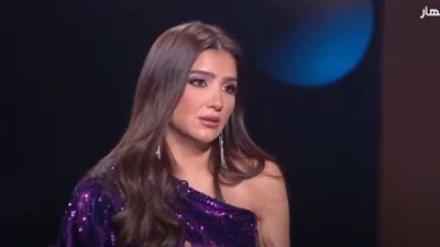 مي عمر تكشف حقيقة خلافها مع أحمد السقا وأمير كرارة (فيديو)