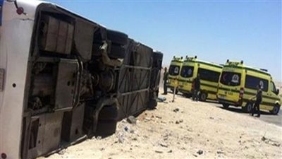 مصرع وإصابة 11 شخصًا في حادث تصادم أتوبيس وسيارة نقل بالإسماعيلية