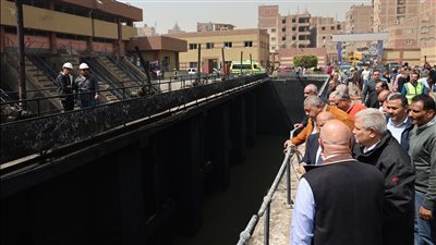 رئيس القابضة للمياه يتفقد موقع حريق محطتي صرف صحي الخصوص والقلج 