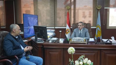 رئيس جامعة أسيوط يفتتح معرضين فنيين بكلية الفنون الجميلة