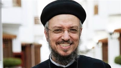 الأب داود لمعي يبدأ 