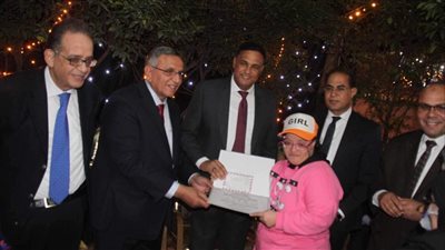 الدكتور عبدالسند يمامة ومحافظ الدقهلية يكرمان المتفوقين من طلاب 