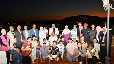  محافظ أسوان يشارك فى حفل الإفطار الجماعى لذوى الهمم (صور)