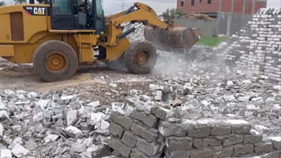 المنيا تواصل حملات الإزالة لتعديات الأراضي الزراعية 