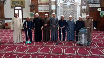 استعدادًا لاستقبال العشر الأواخر.. أوقاف الفيوم تواصل حملة النظافة بالمساجد