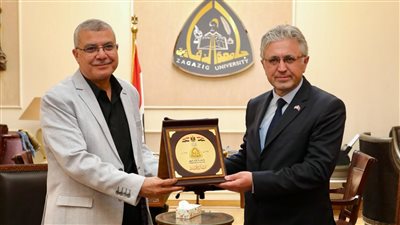 المستشار الثقافى والتعليمي للسفارة التركية يزور جامعة الزقازيق