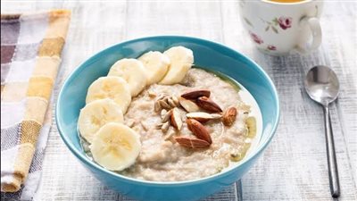 يحميك من السرطان.. اصنعي وجبة الشوفان بالموز وتمتعي بسحور صحي