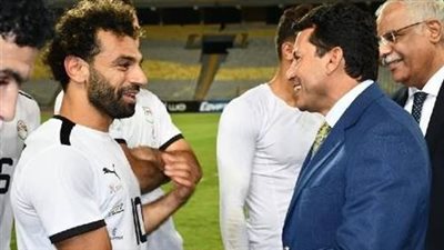 ناقد رياضي: وزير الرياضة سيتدخل لإنهاء أزمة محمد صلاح 