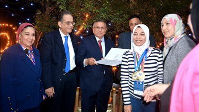 طارق عبدالعزيز: الوفد الحزب الأول الذي يُكرِّم الموهبين والمتميزين من 