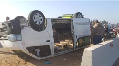 إصابة 8 أشخاص في انقلاب سيارة ميكروباص بالمنيا