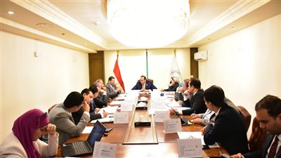 مشروع قرار بشأن التعاقد مع المتقاعدين بهيئة الرعاية الصحية 