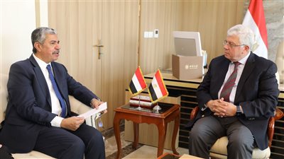 وزير التعليم العالي: توفير كل سبل الراحة للطلاب اليمنيين