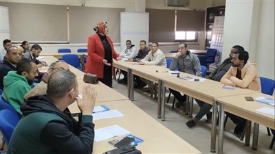 دوره تدريبيه حول مهارات  الاتصال وفن التعامل مع الجمهور فى شركة مياة الفيوم