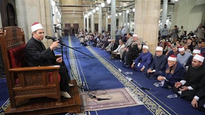 درس التراويح بالجامع الأزهر: القرآن مأدبة الله.. من تمسك به عصمه