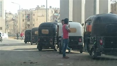 التوك توك.. وسيلة نقل رخيصة وموت مُكلف