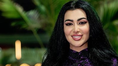 كرديجان فضي يزين إطلالة ميرهان حسين