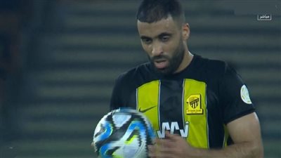 الاتحاد يتقدم على الفيحاء بثنائية في الشوط الأول