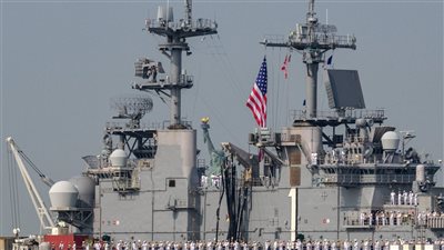 البحرية الأمريكية: حاملة طائرات 
