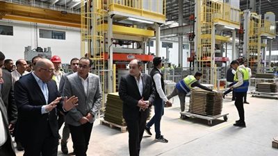 رئيس الوزراء يزور مُجمع 