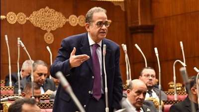 طارق عبد العزيز: ارتفاع الصادرات دليل علي نجاح خطة الرئيس لإنقاذ الاقتصاد 