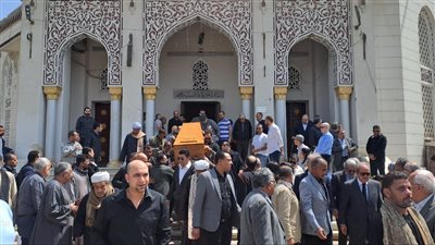 صور.. تشييع جثمان القطب الوفدي ياسين تاج الدين بمسجد أبو المكارم 