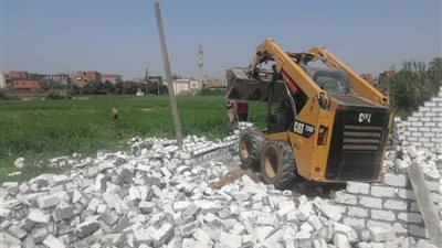 تنفيذ إزالة فورية لحالة تعدٍّ بالبناء المخالف بمركز ومدينة القصاصين الجديدة بالإسماعيلية